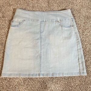 SC&CO light wash stretchy denim miniskirt. New with tags.